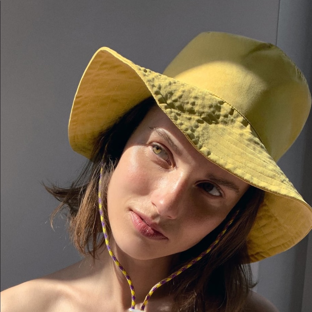 Drawstrings bucket hat
